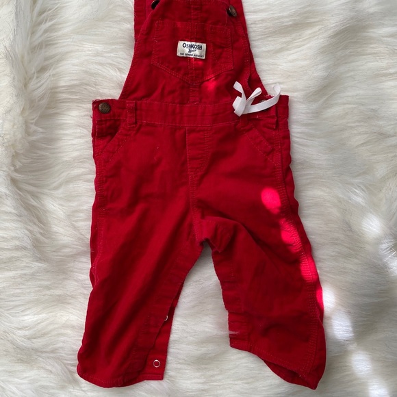 Adorable red corduroy overalls - 12 mns - Picture 3 of 3